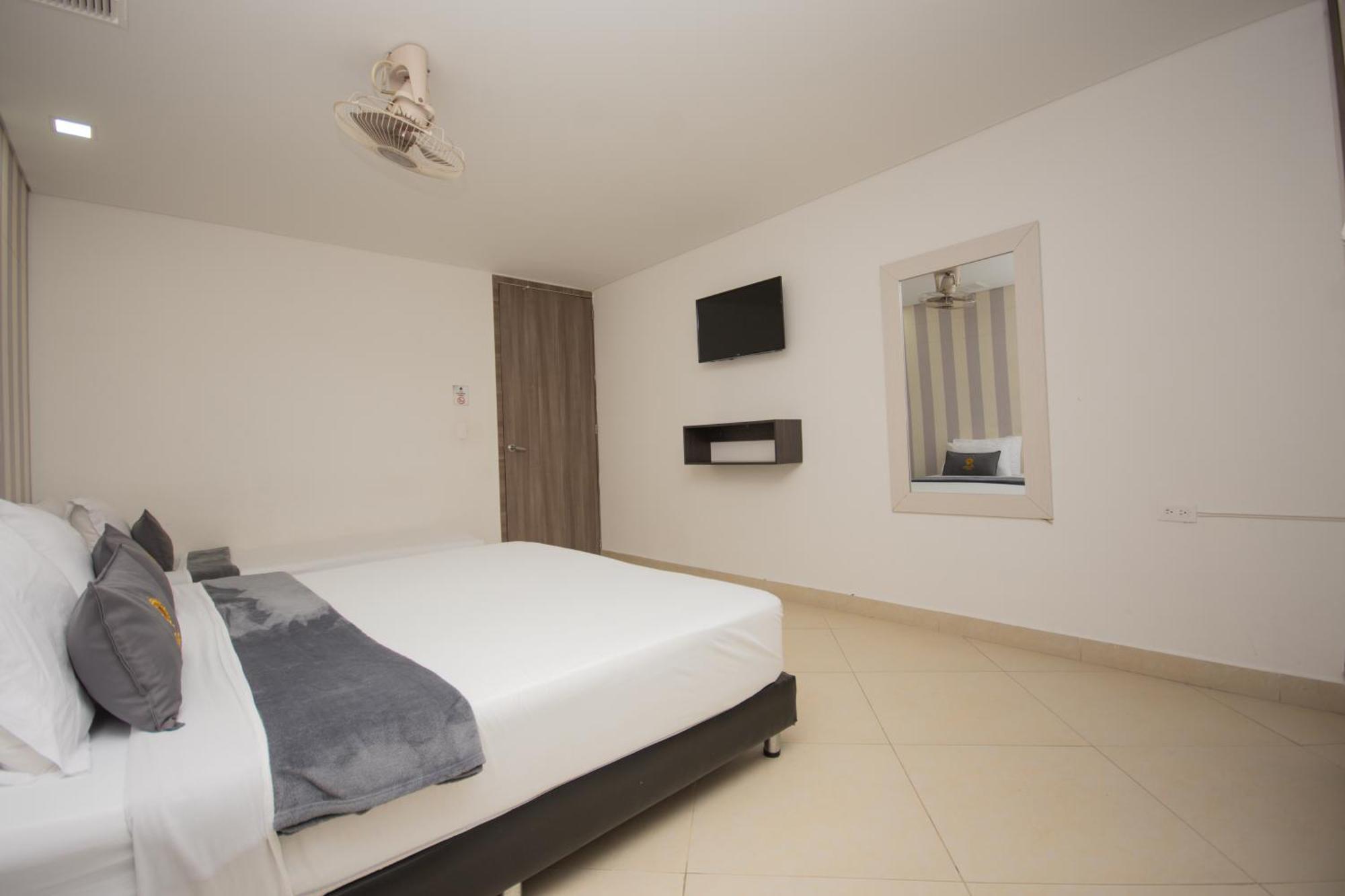 Hotel Perlatto เบลโญ ภายนอก รูปภาพ