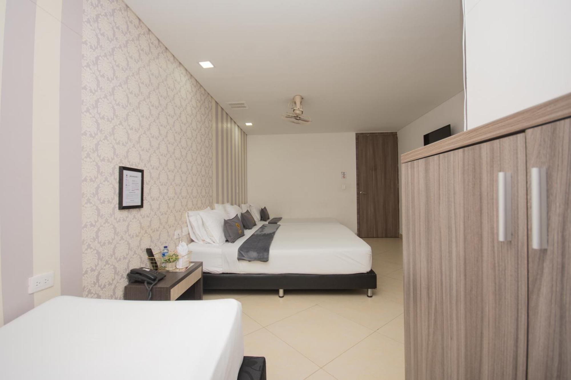 Hotel Perlatto เบลโญ ภายนอก รูปภาพ